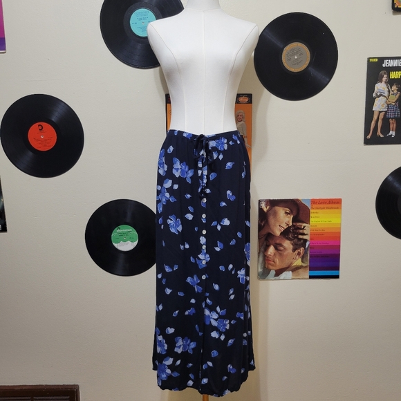 Vintage Blue | Vintage Navy & Blue Floral Midi Skirt - Picture 1 of 8